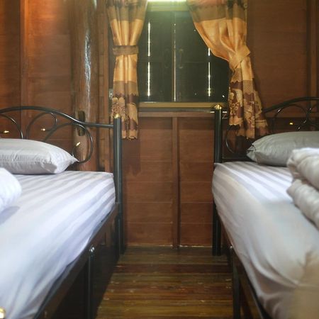 Rai Boonsom Apartment Phrao Phòng bức ảnh