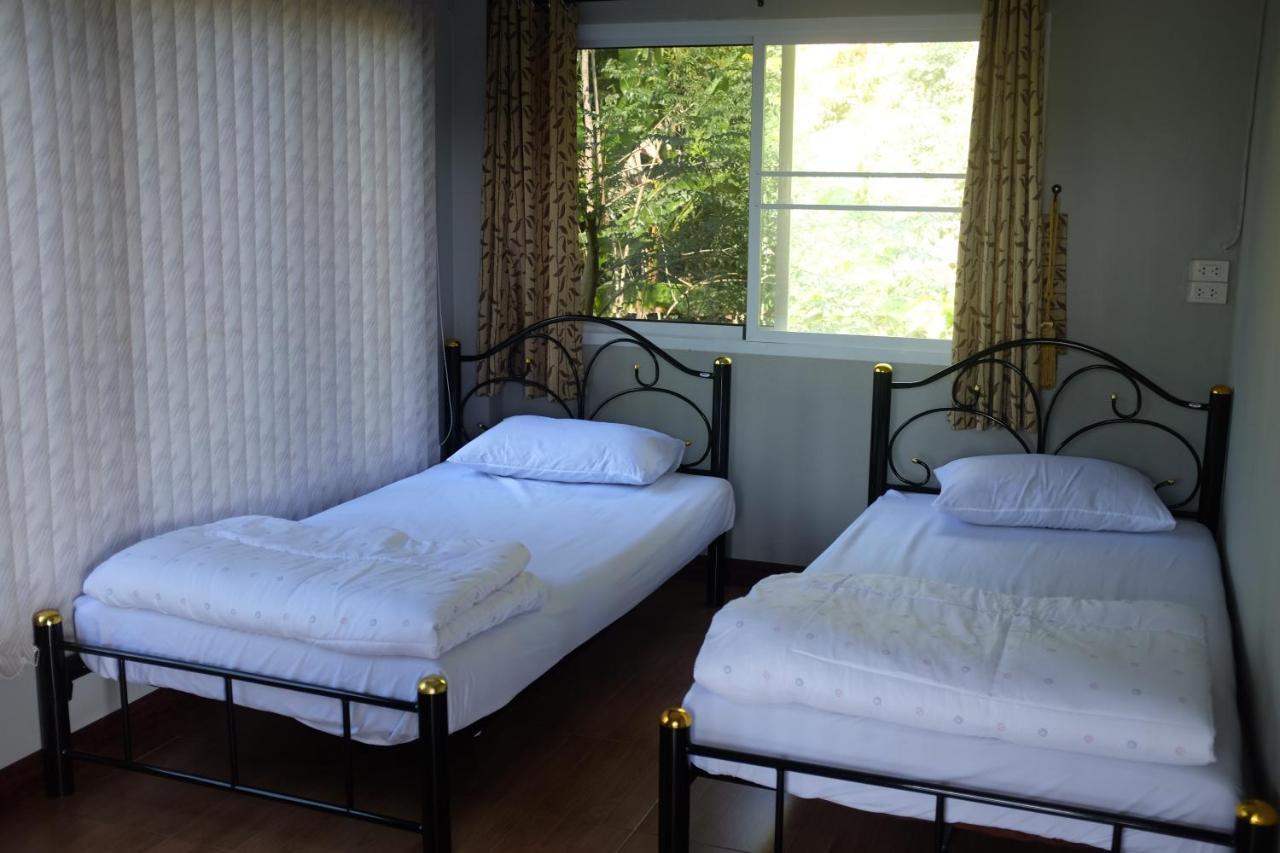 Rai Boonsom Apartment Phrao Phòng bức ảnh