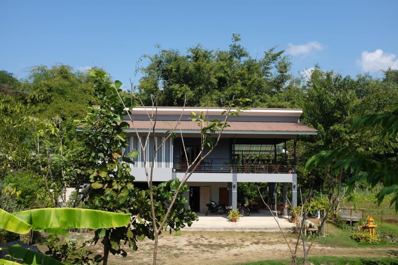 Rai Boonsom Apartment Phrao Ngoại thất bức ảnh