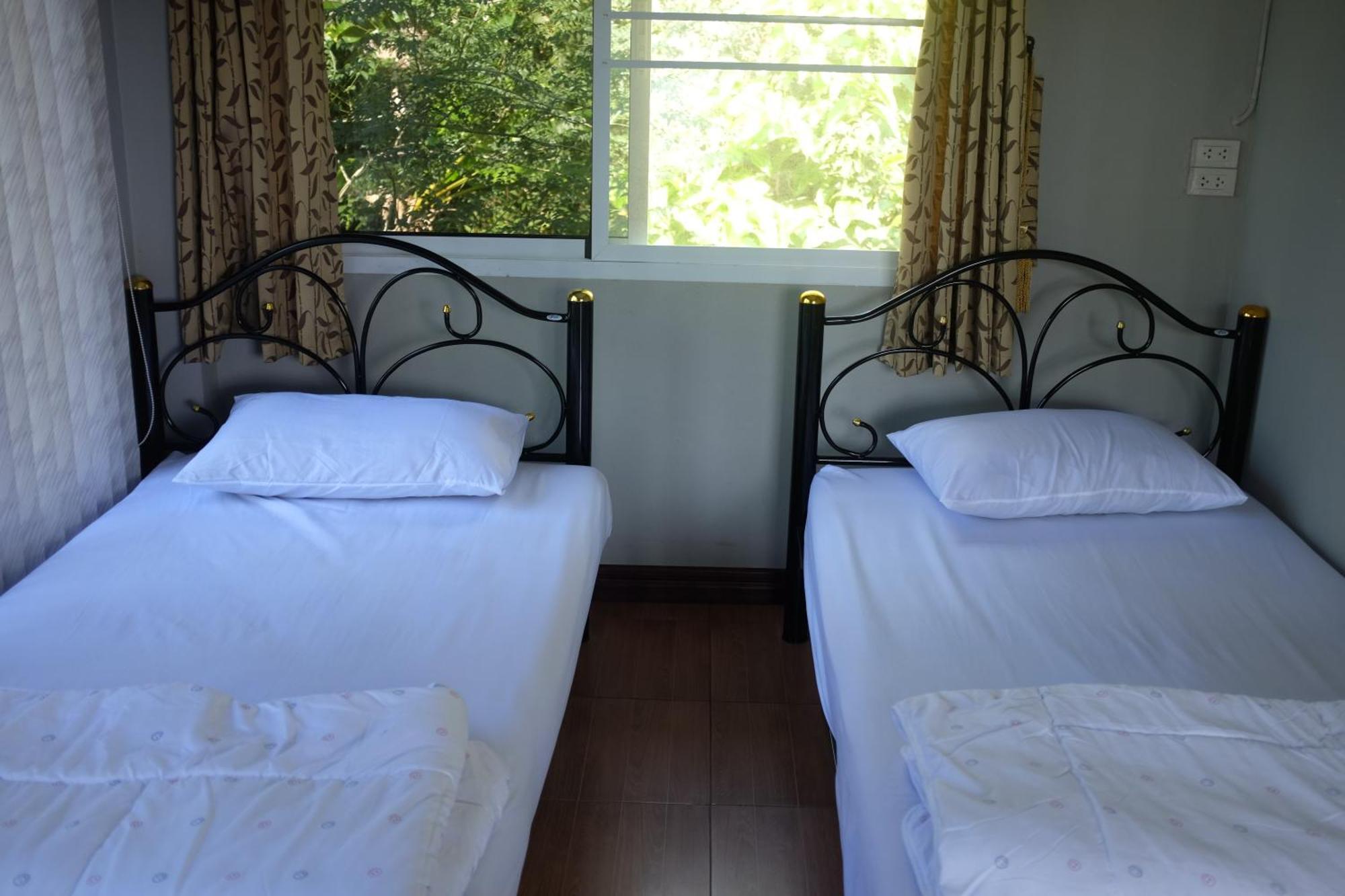 Rai Boonsom Apartment Phrao Phòng bức ảnh