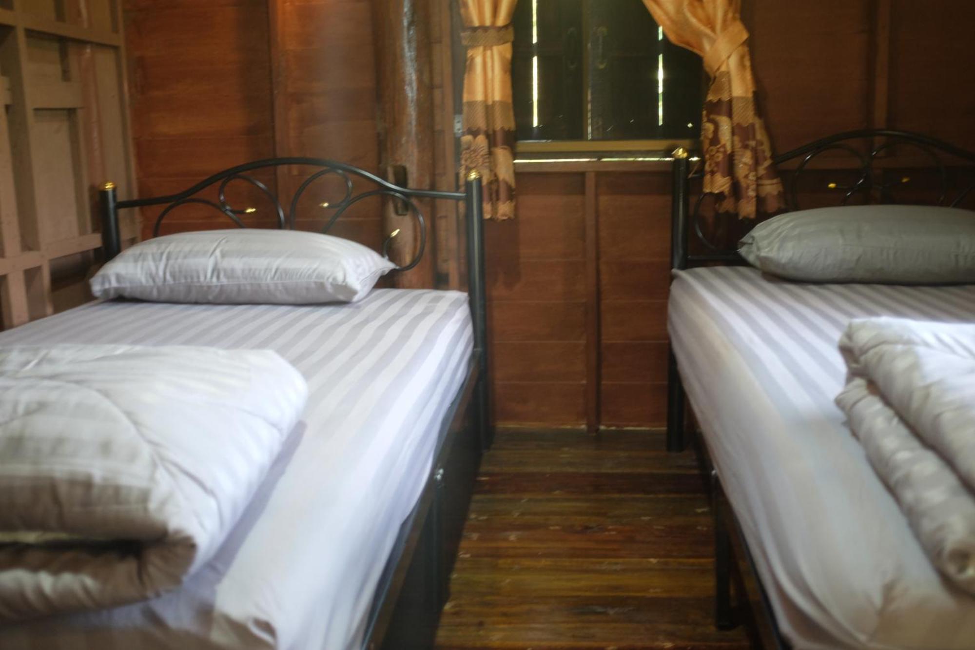 Rai Boonsom Apartment Phrao Phòng bức ảnh