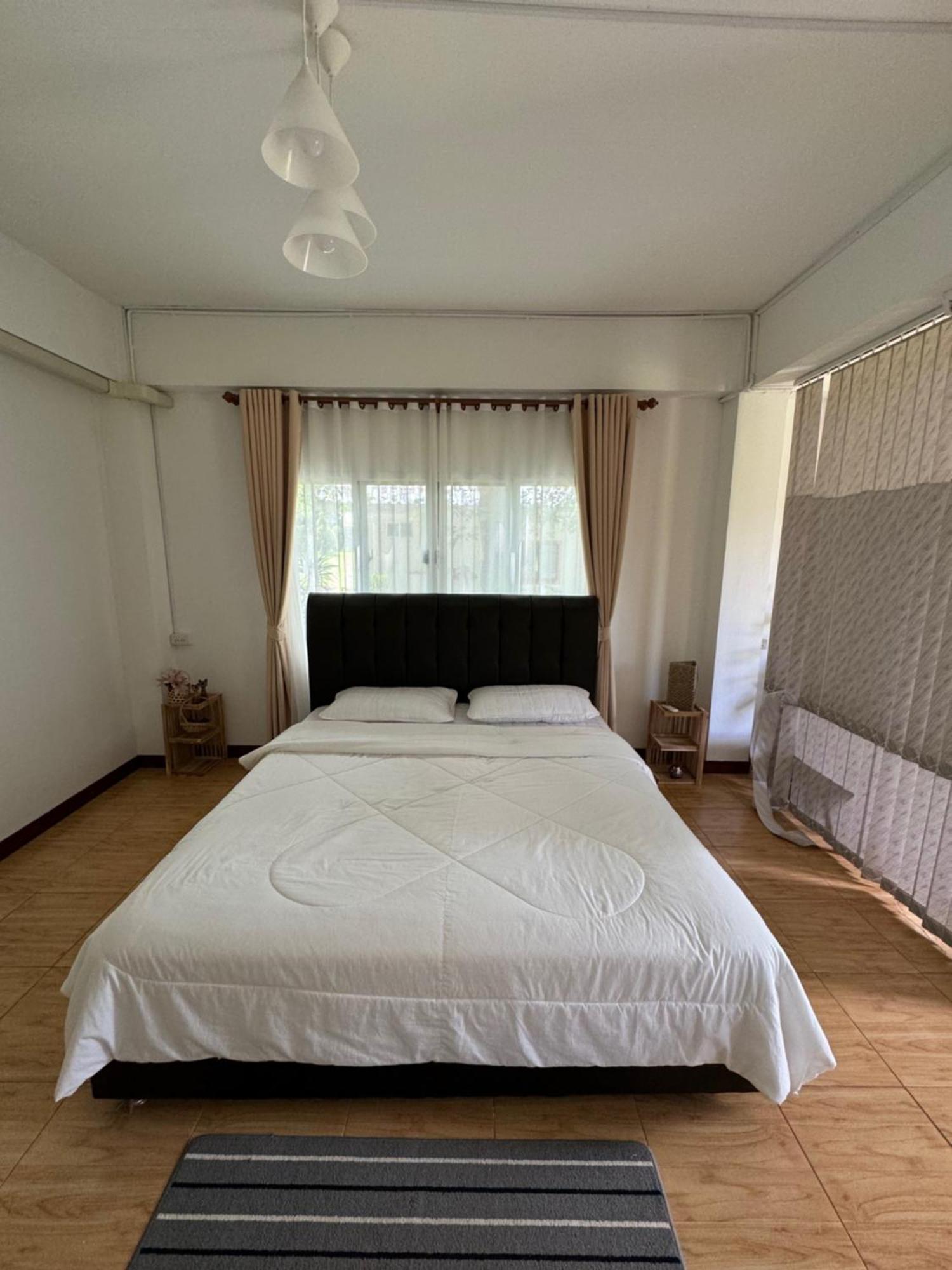Rai Boonsom Apartment Phrao Ngoại thất bức ảnh