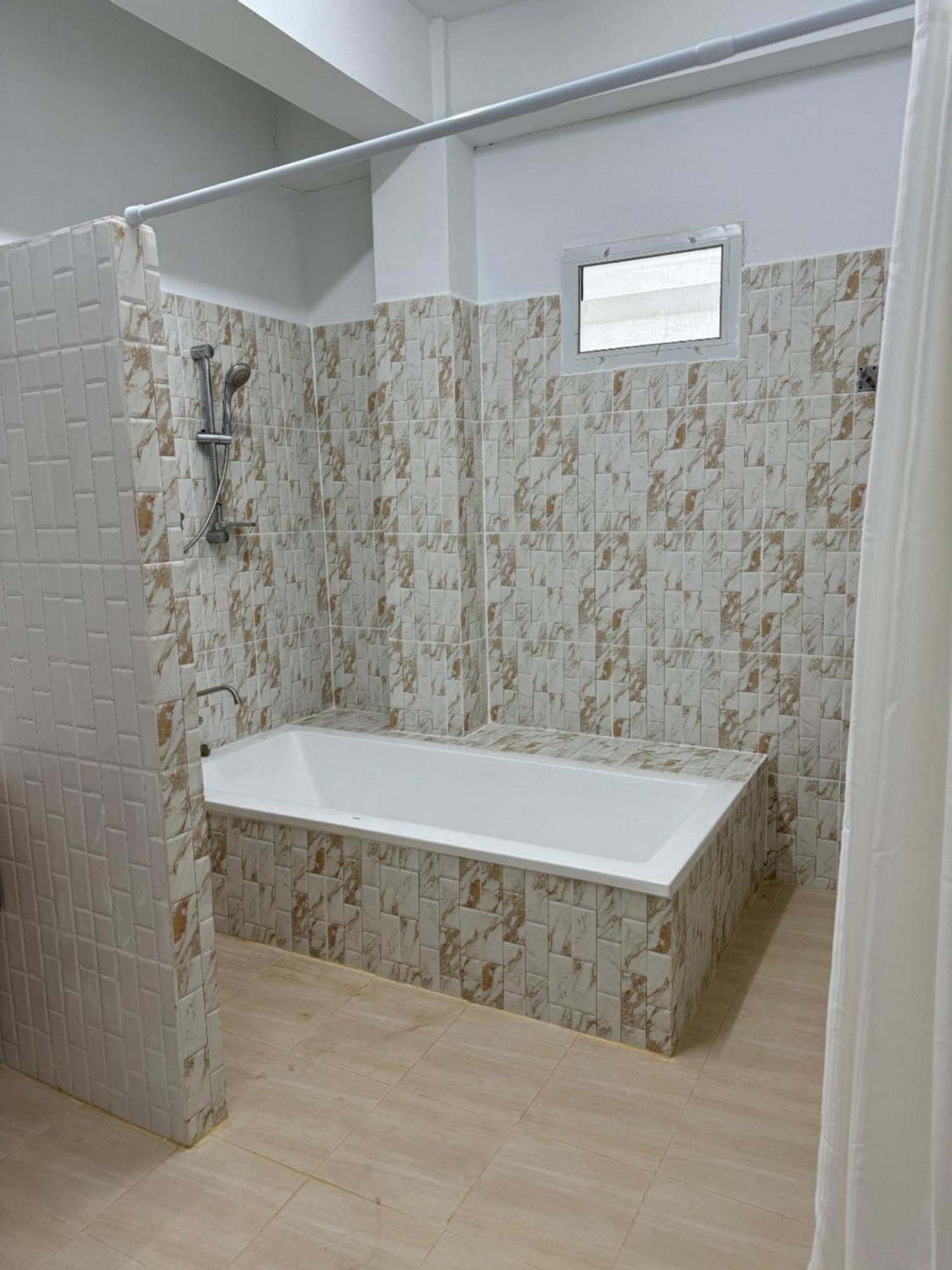 Rai Boonsom Apartment Phrao Ngoại thất bức ảnh