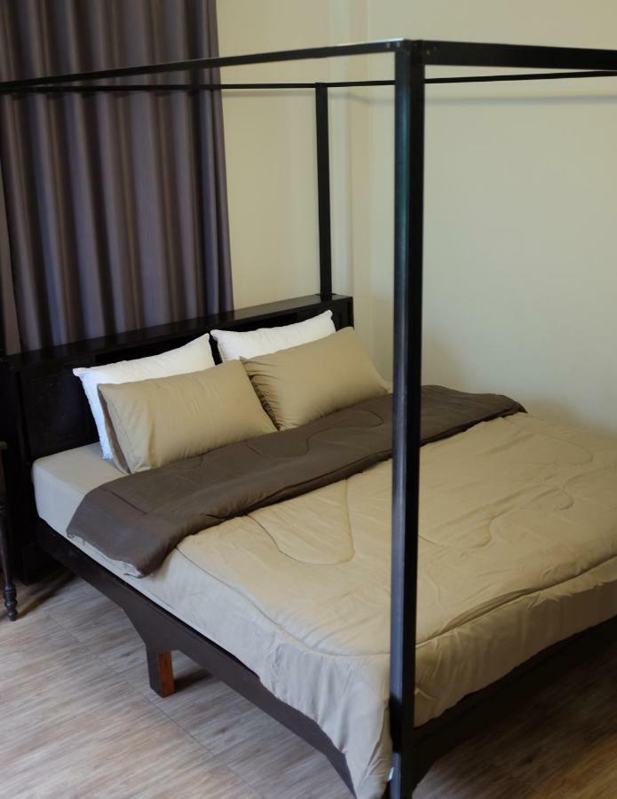 Rai Boonsom Apartment Phrao Phòng bức ảnh