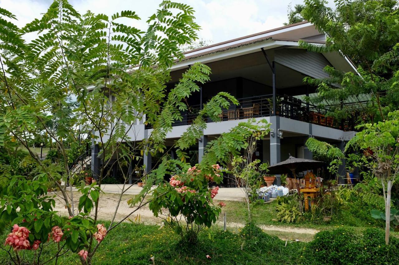 Rai Boonsom Apartment Phrao Ngoại thất bức ảnh